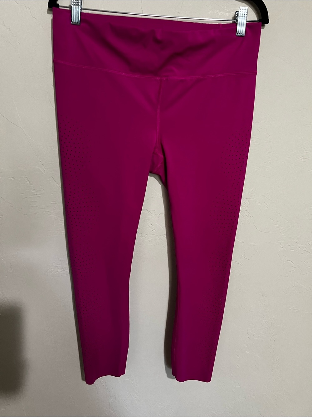 Athleta Velocity Laser Cut Fuchsia Pink High Rise Athletic Capri Leggings - Picture 2 of 9